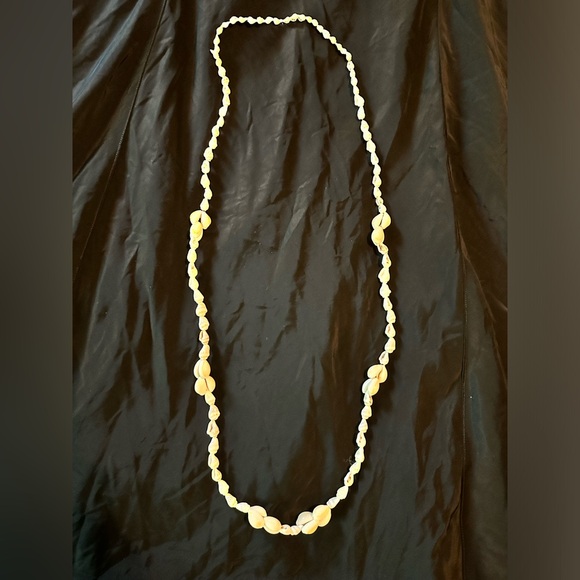 Vtg shell necklace- set of 2 - Picture 4 of 5